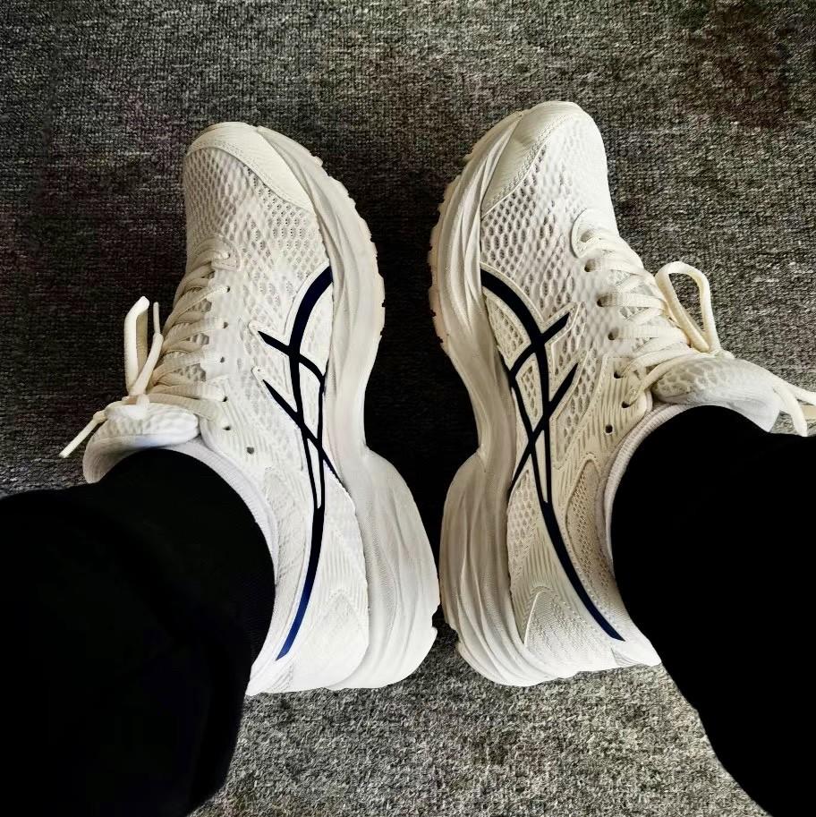 亚瑟士GEL-FLUX 4|复古缓震跑鞋 休闲娱乐运动于一体